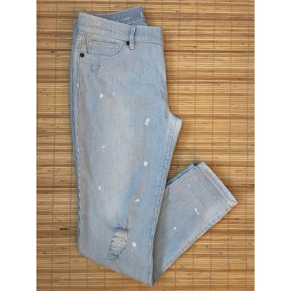 👖Mid-Waist Relaxed Skinny // Light-wash Pinstripe - Picture 3 of 8